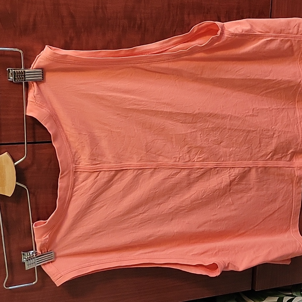 Lululemon Running Top 🏃♀️🏃♂️ - Picture 2 of 2